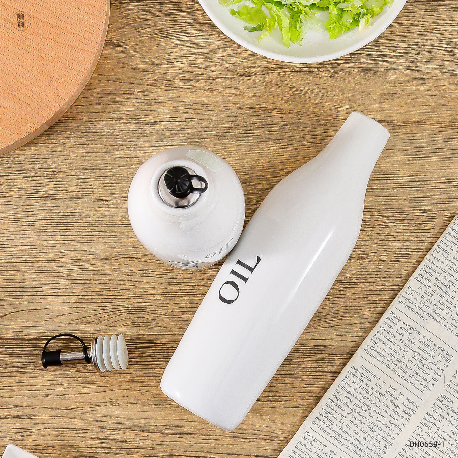 Modern kitchen porcelain oil dispenser Wholesale Custom Solid Ceramic Olive Oil Bottle with Lid for Household