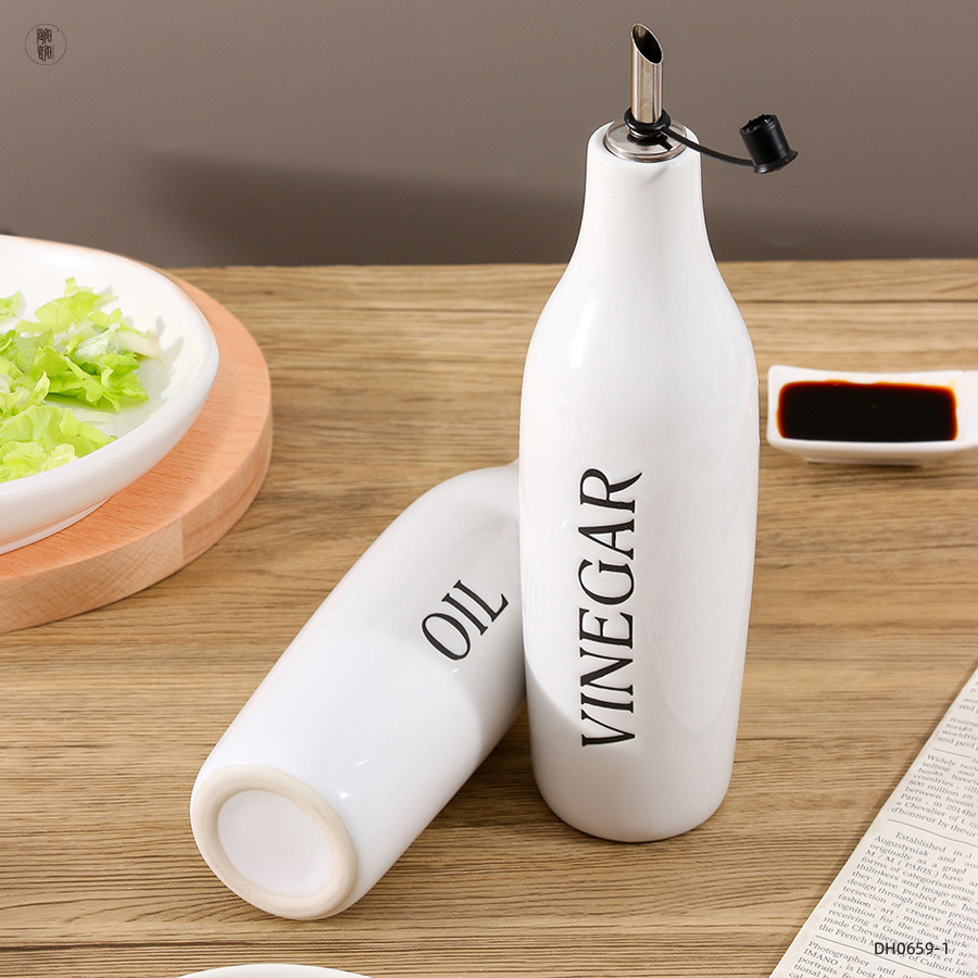 Modern kitchen porcelain oil dispenser Wholesale Custom Solid Ceramic Olive Oil Bottle with Lid for Household