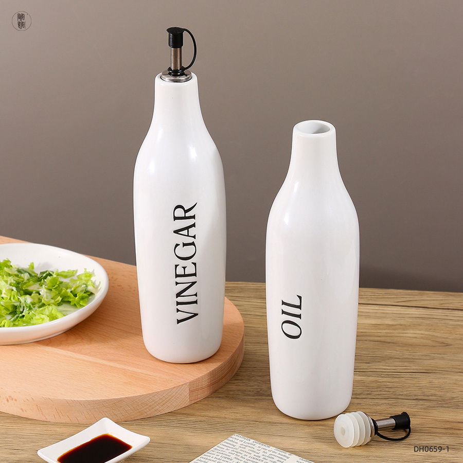 Modern kitchen porcelain oil dispenser Wholesale Custom Solid Ceramic Olive Oil Bottle with Lid for Household