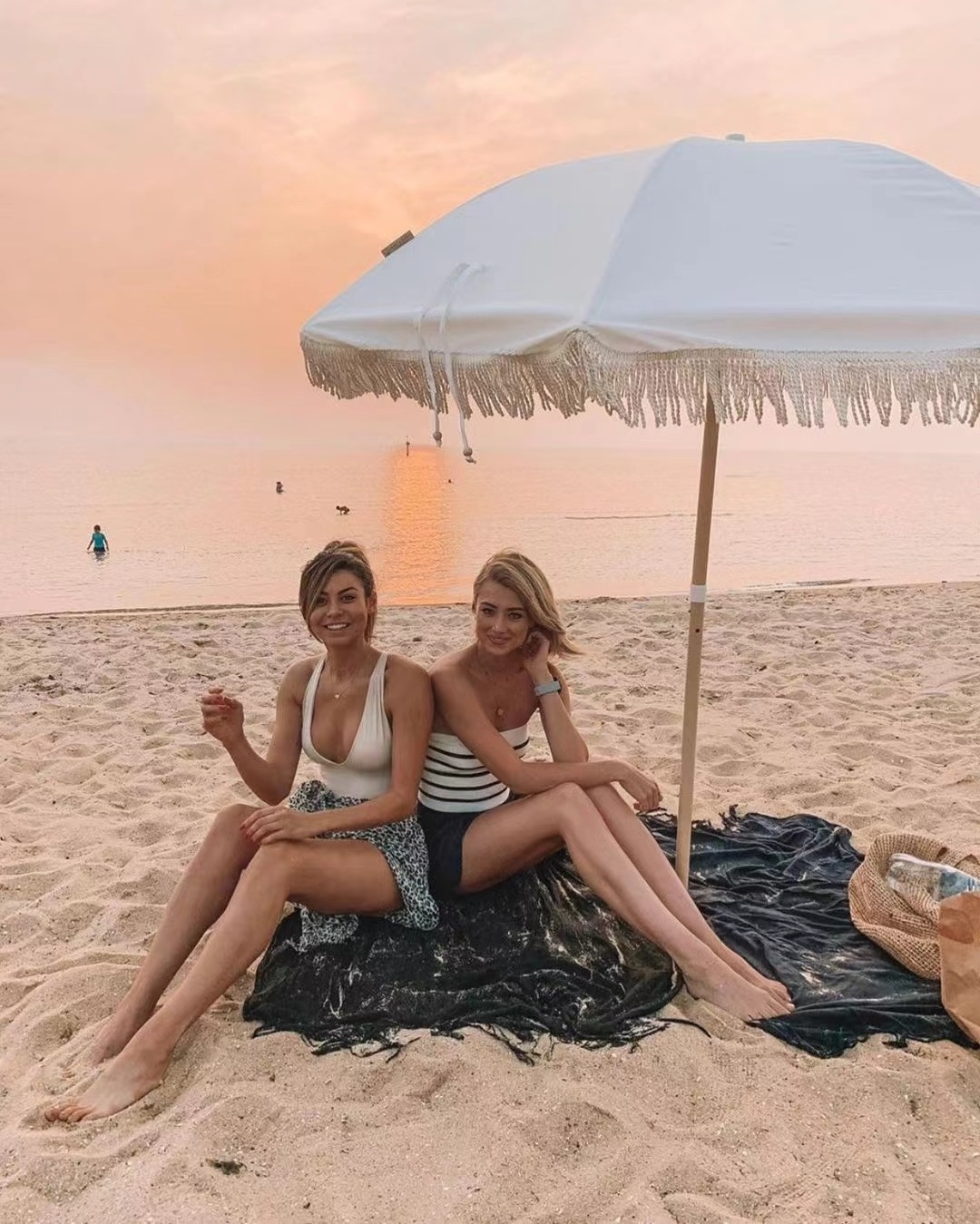 Free Design parasols umbrellas outdoor beach umbrella Tassels custom umbrella with logo European style  Luxury Portable 8 Feet