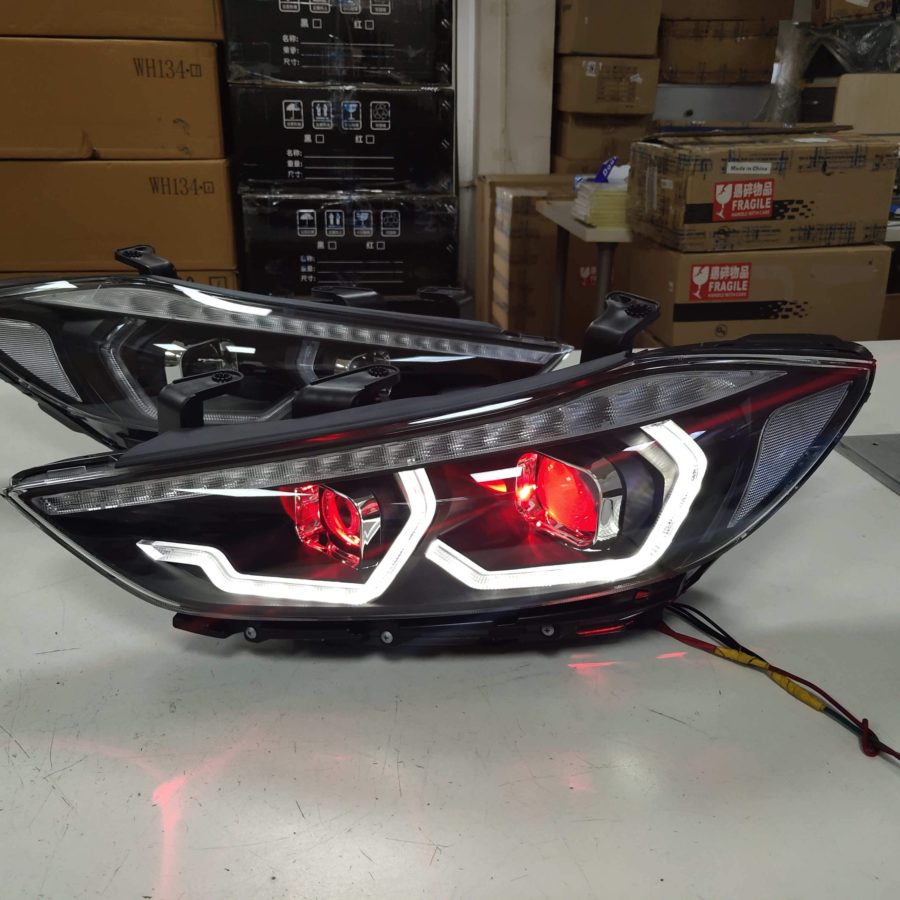 devil eye LED  headlight For HYUNDAI  Elantra  2017-2019   year LF