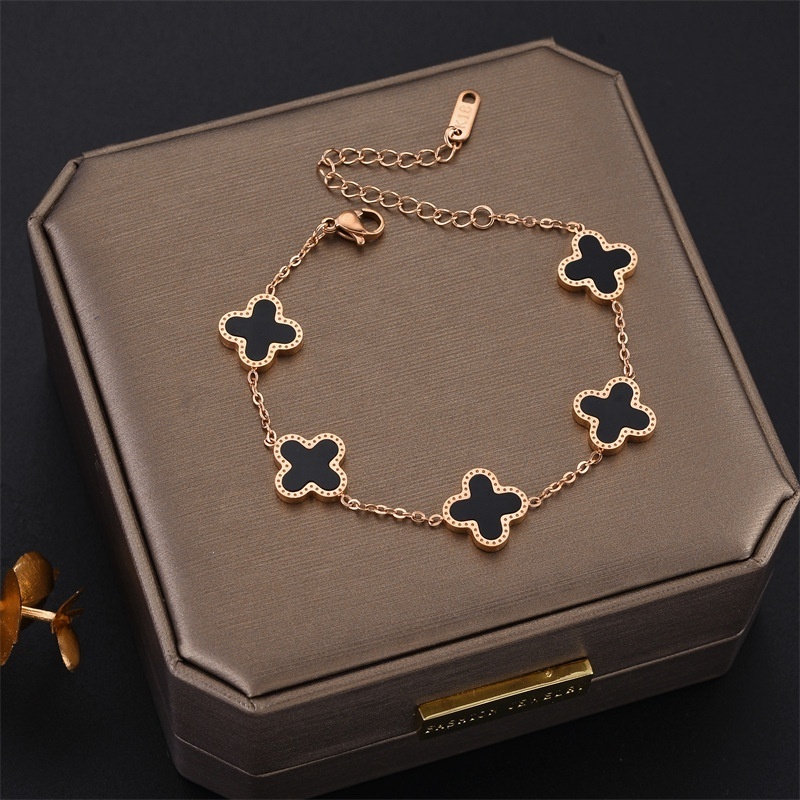 Fashion Ladies Gold Plated Dainty Titanium Stainless Steel Four Leaf Clover Bracelet for Women