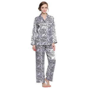 OEM Custom stretch satin pajamas wholesale custom women's sleepwear suit V-neck printed sexy women's clothing Loungewear