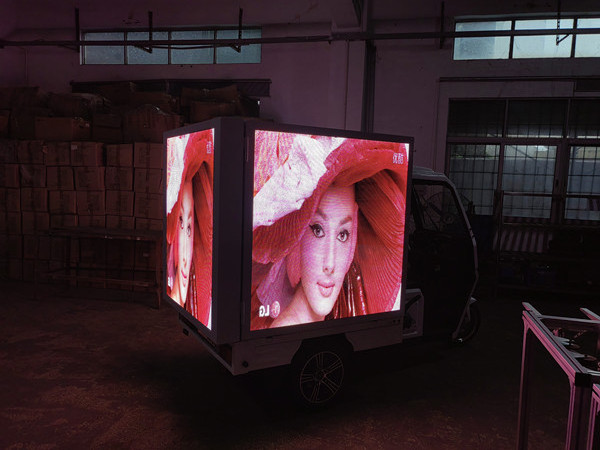 P4.8 tricycle led panel waterproof IP65 scooter led billboard 960*960mm cabinet full color advertising digital tricycle