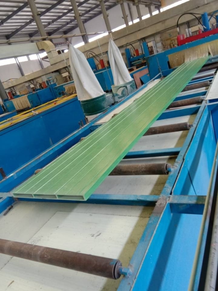 Multi-purpose fiberglass light weight walkway frp flooring plank frp decking panel