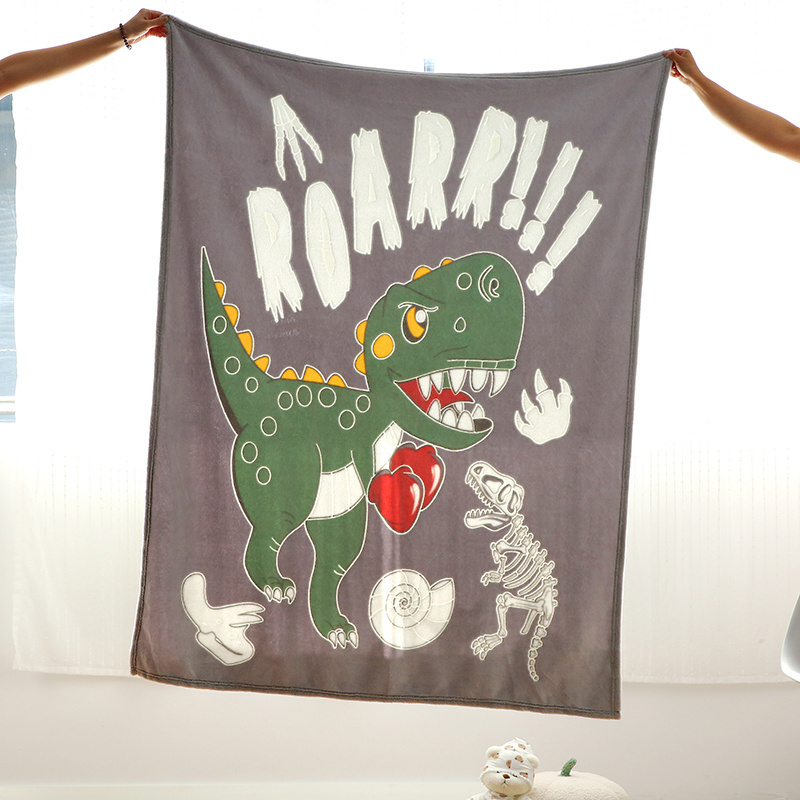 Cheap wholesale warm winter blankets 100% polyester dinosaur flannel glow in the dark blanket