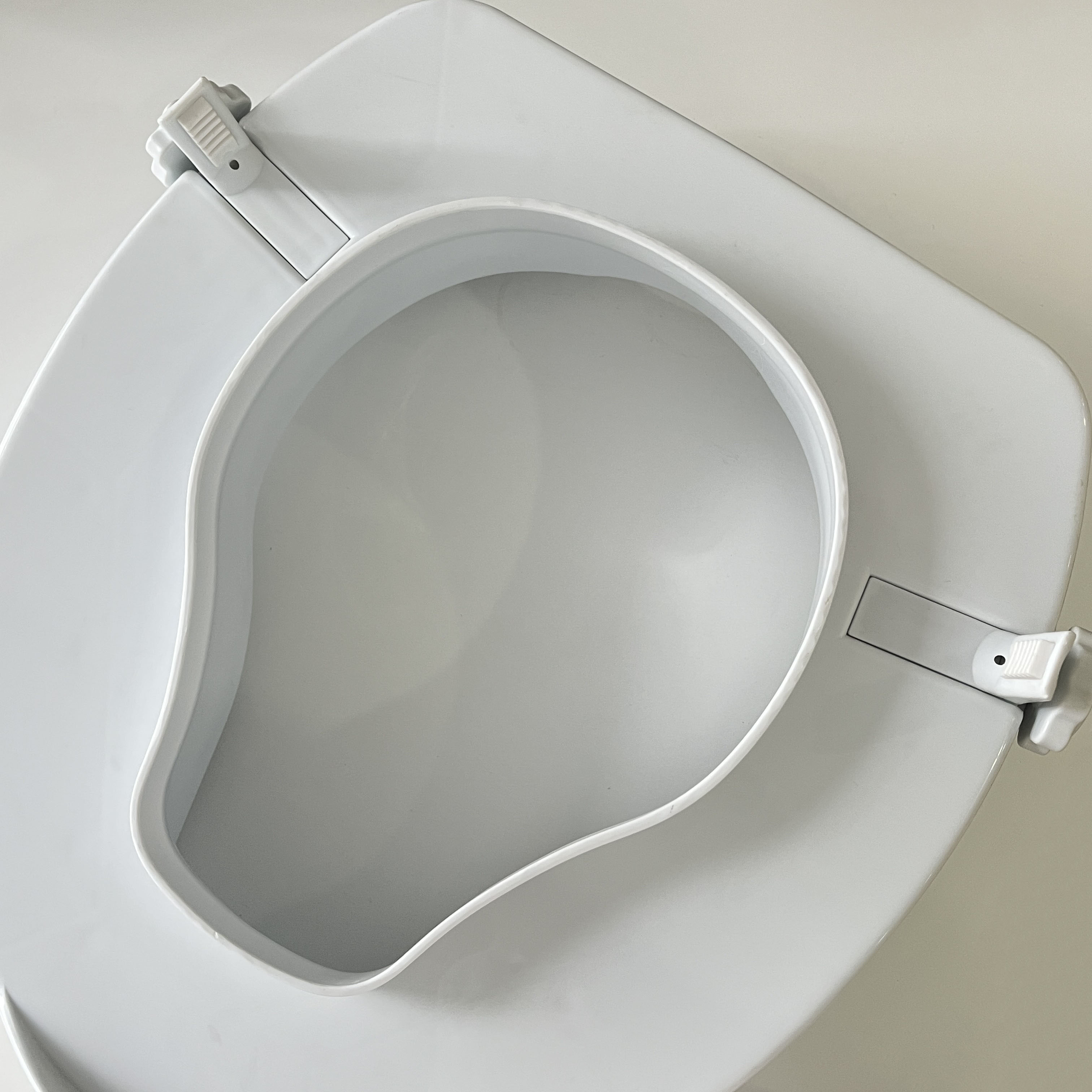 Plastic Toilet Seat Raiser with Lock for Elderly Disabled People Raised Toilet Seat without Lid BA350/352/354