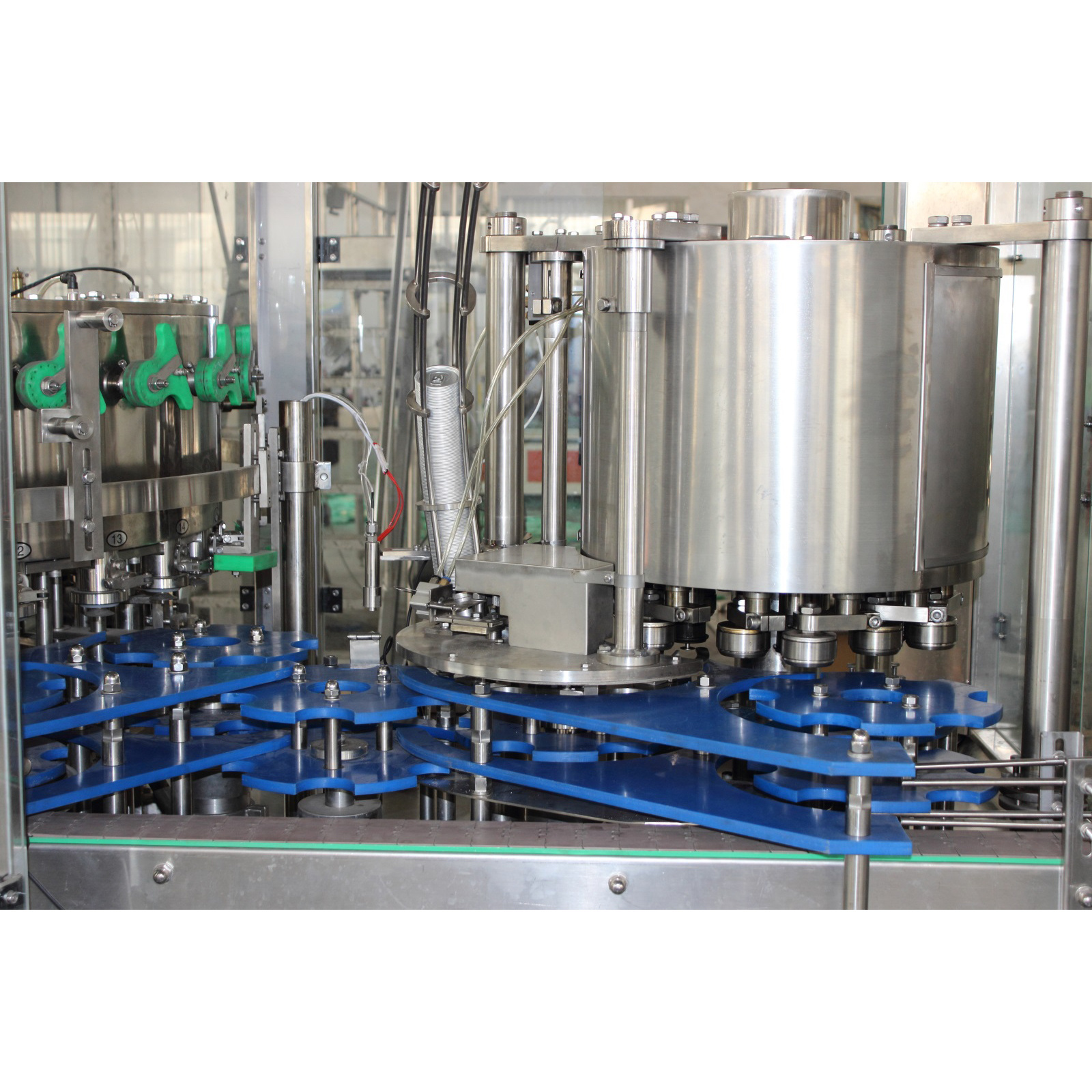 Automatic Counter Pressure Aluminum Can Filler Brewery Craft Beer Rotary Filler And Seamer Machine Industrial Cans Line