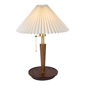 European Retro Pleated Table lamp With Wood Base For Living Room Pull Chain Switch