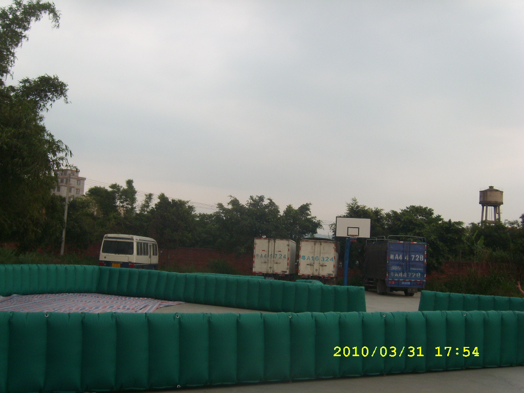 most durable folding safety inflatable crasher barrier with customized design,inflatable air fence,inflatable air wall