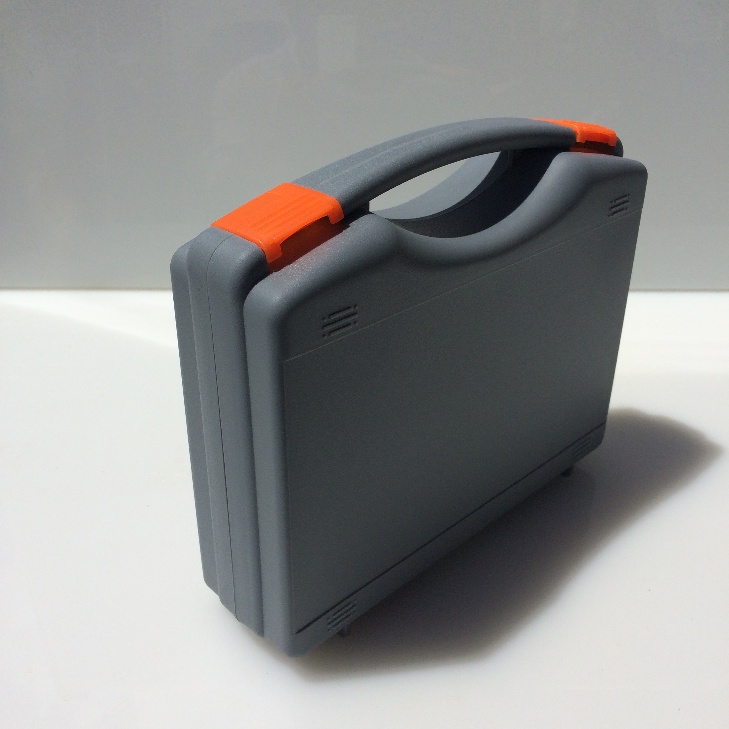 China Factory plastic tool suitcase with foam and OEM Logo Printing