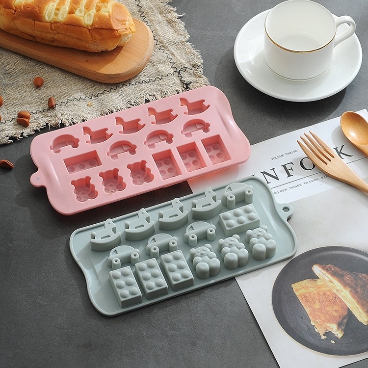 DIY 15 cavities cute bear shaped Silicone cake mold Trojan car chocolate Cartoon DIY baking mold cake tools