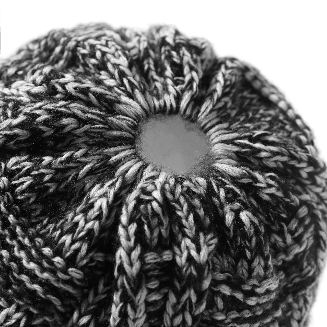 New Design Casual Womens Autumn Winter Cap Custom Knitted  Winter Hats Ponytails Hole Beanies For Women