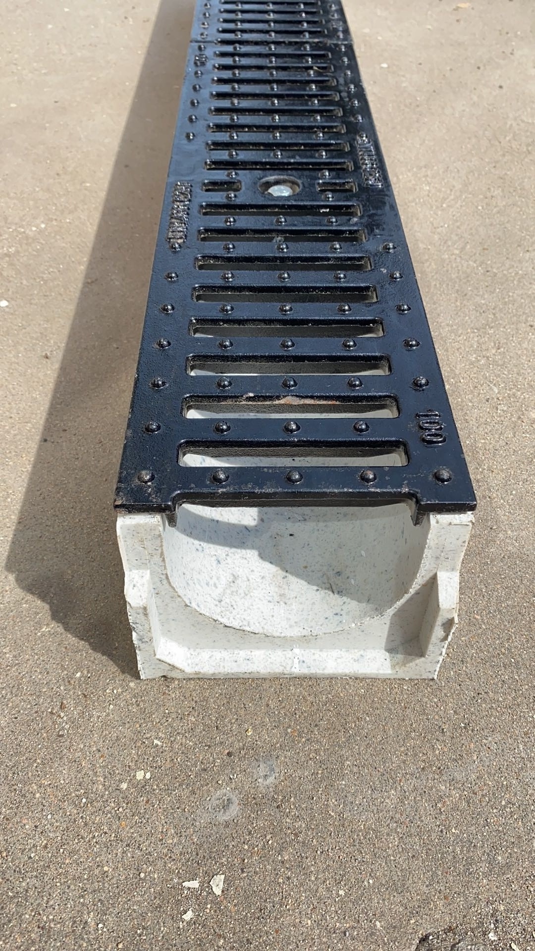 Polymer Concrete Drainage Channel with Ductile Iron Grating