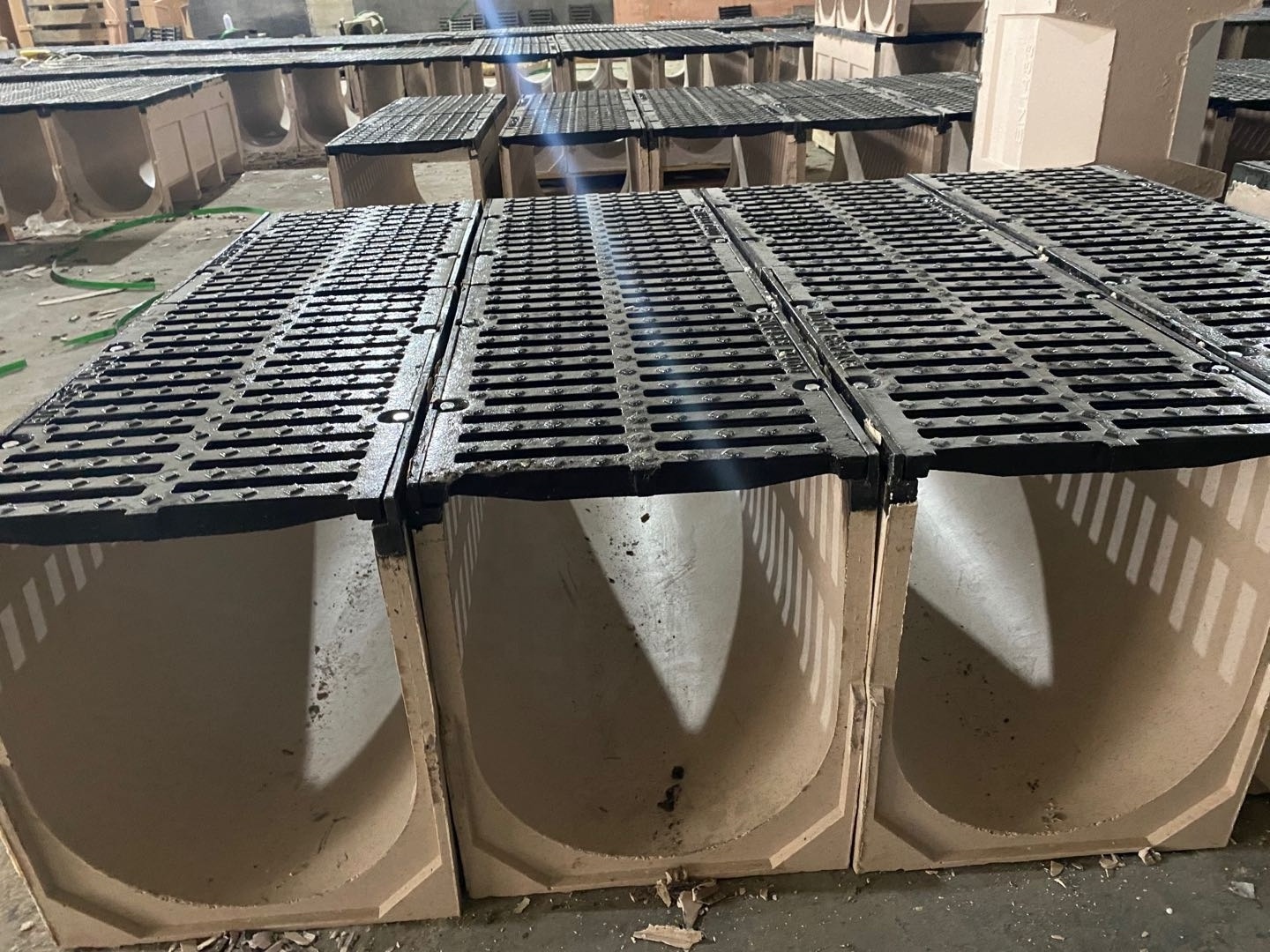 Polymer Concrete Drainage Channel with Ductile Iron Grating