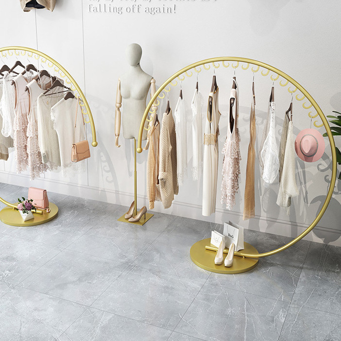 Metal C Type Round Garment Stand Metal Clothing Display Rack Garment Shelf in Bedroom Luxury Clothes Shelf for Boutique