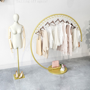 Metal C Type Round Garment Stand Metal Clothing Display Rack Garment Shelf in Bedroom Luxury Clothes Shelf for Boutique