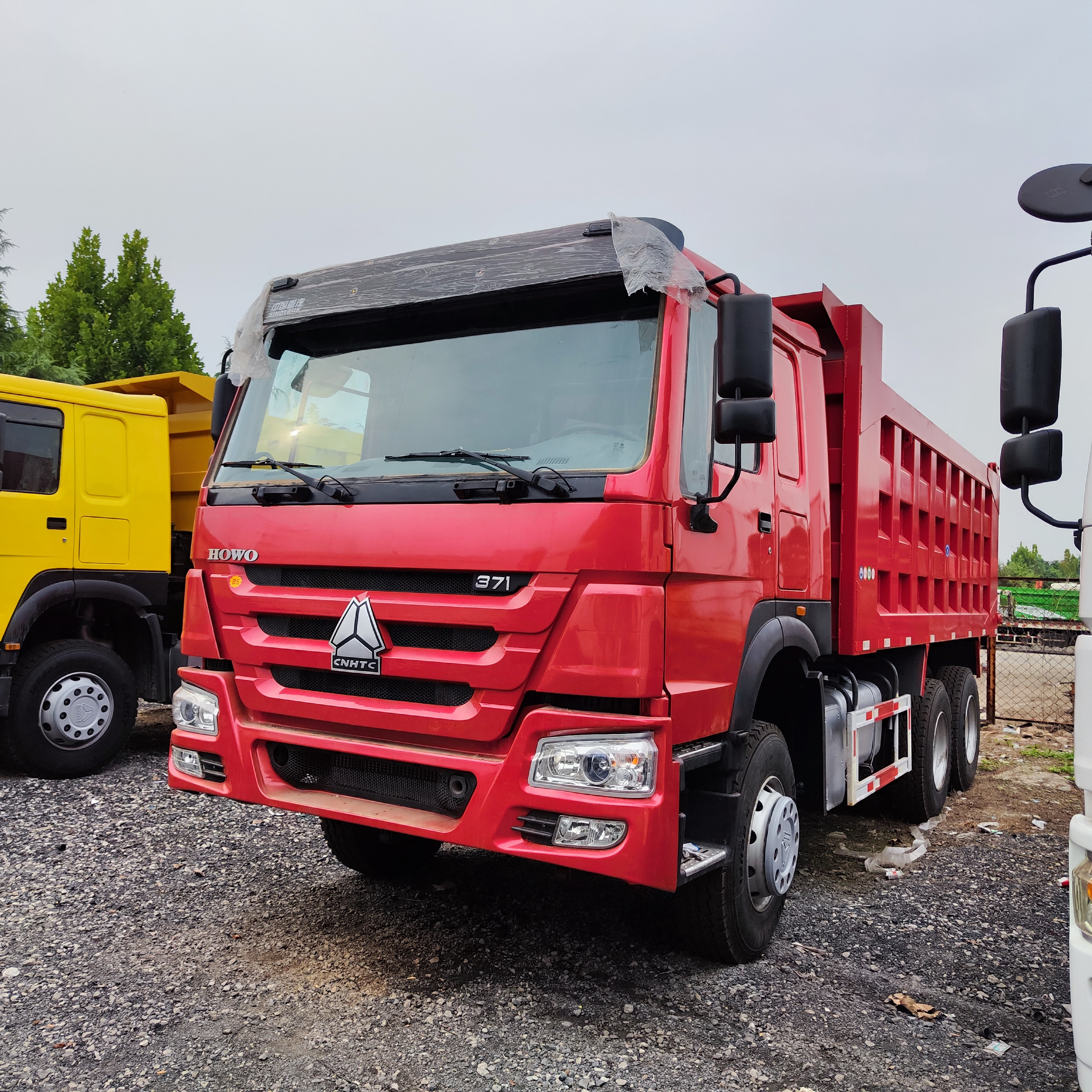 Professional custom 6x4 Used Dump Truck Right Rudder Drive SINOTRUK HOWO Used 10 wheel Dump Truck for sale