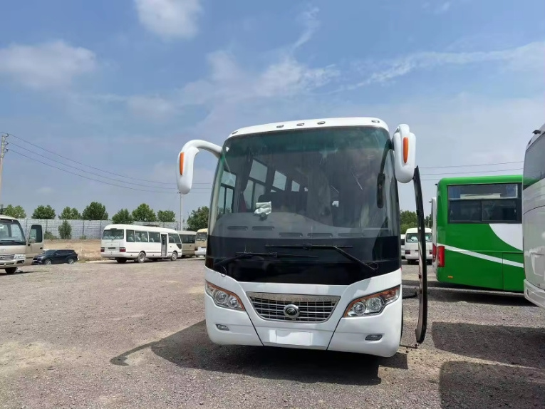 Yu tong Bus Used Right Hand Drive 12m Diesel Buses Double Rear Axle Coaches 65 Seater Autobus for Sale