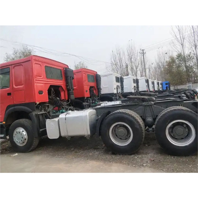 Used Tractor Truck HOWO 336HP 371HP 420HP Tractor Truck Head Semi Trailer Pulling Truck For Sale