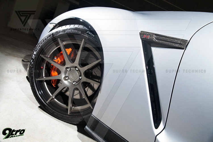 Carbon Fiber Fender Emblem Without Logo For Nissan R35 GTR