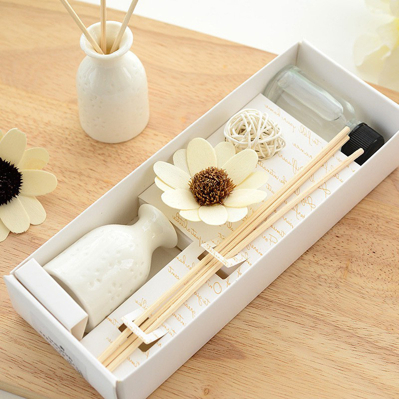 Best Selling Aromatherapy Fire-free Luxury Fragrant Gift Liquid Home Ceramic Reed Diffuser Set Candle Box Valentines Gift Set