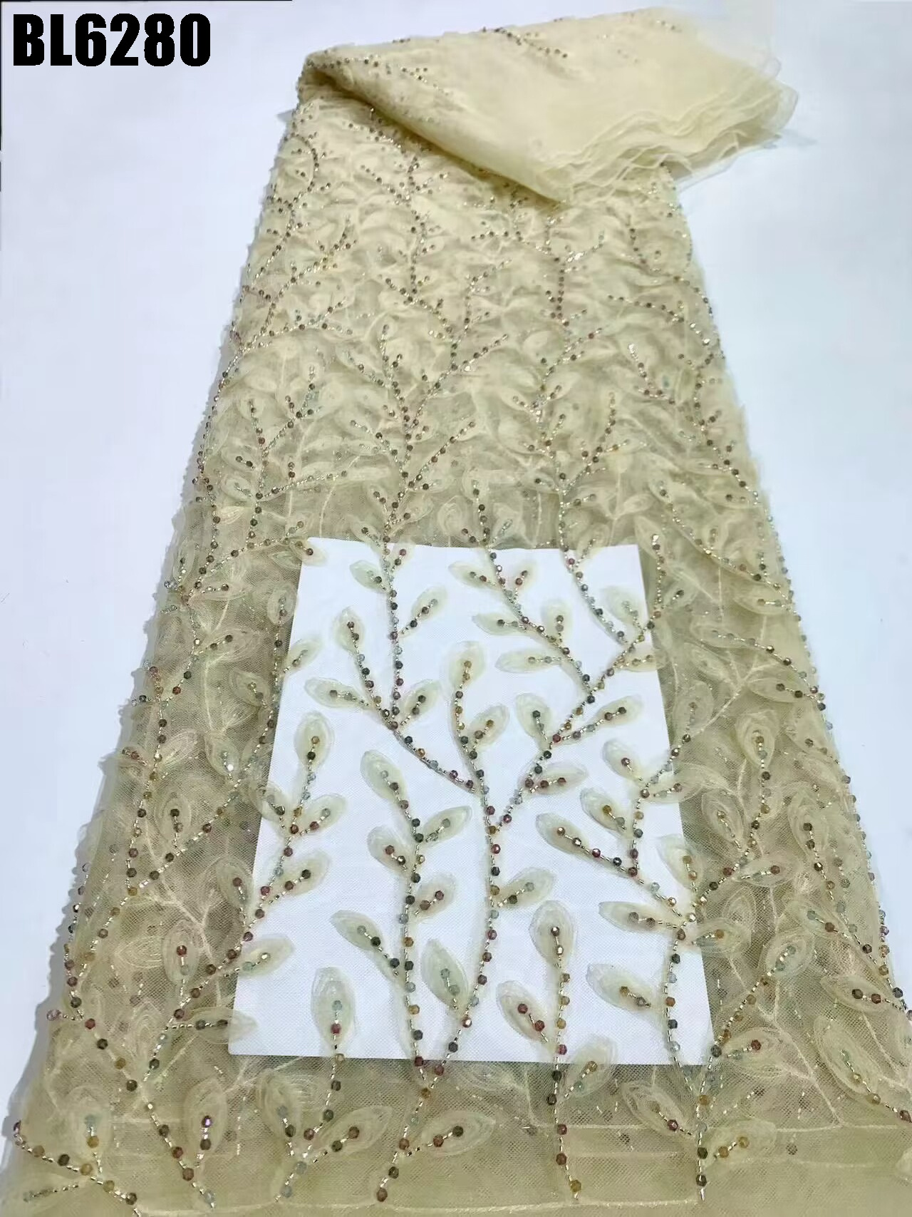 Fashion High-end European and American 3D Flower Beaded Sequins Embroidery Lace Fabric for Wedding Dress Evening Dress