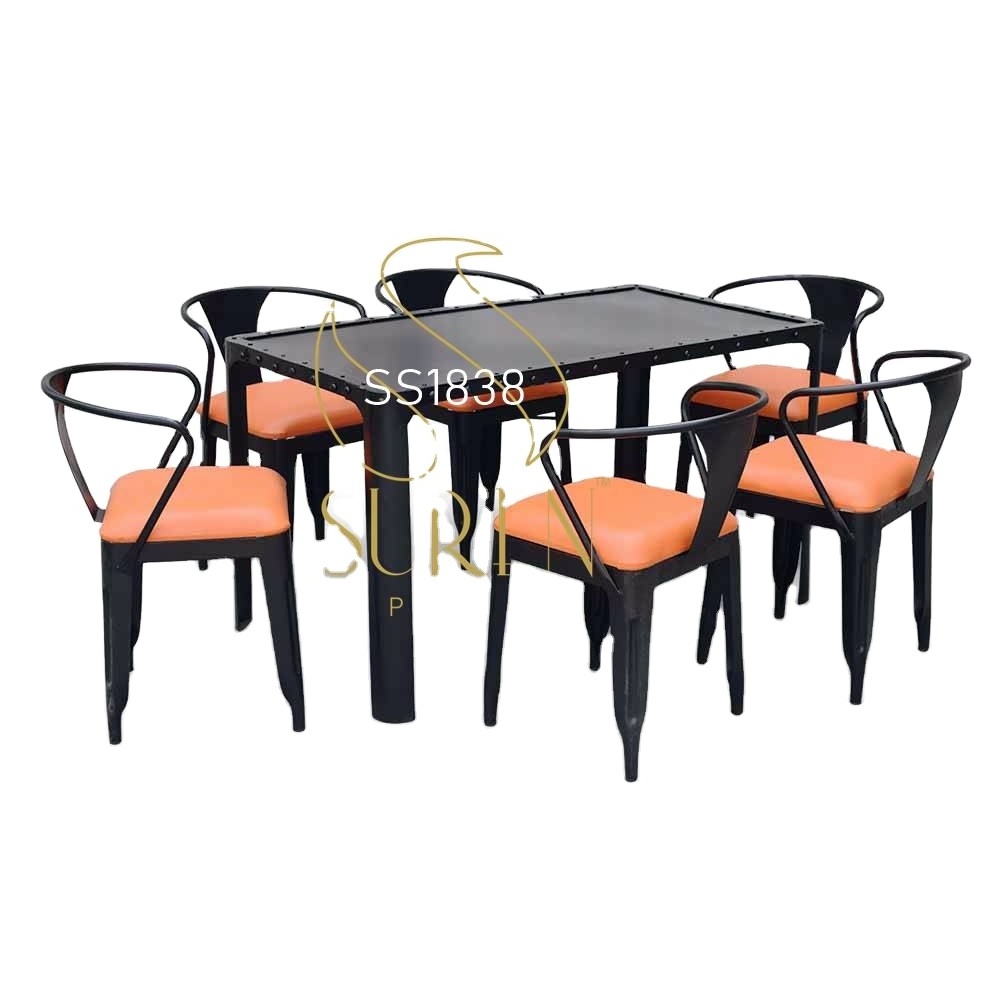 Superior Quality Wholesale Handmade Outdoor Restaurant Furniture MS Black Metal Restaurant Table Chairs Set from India