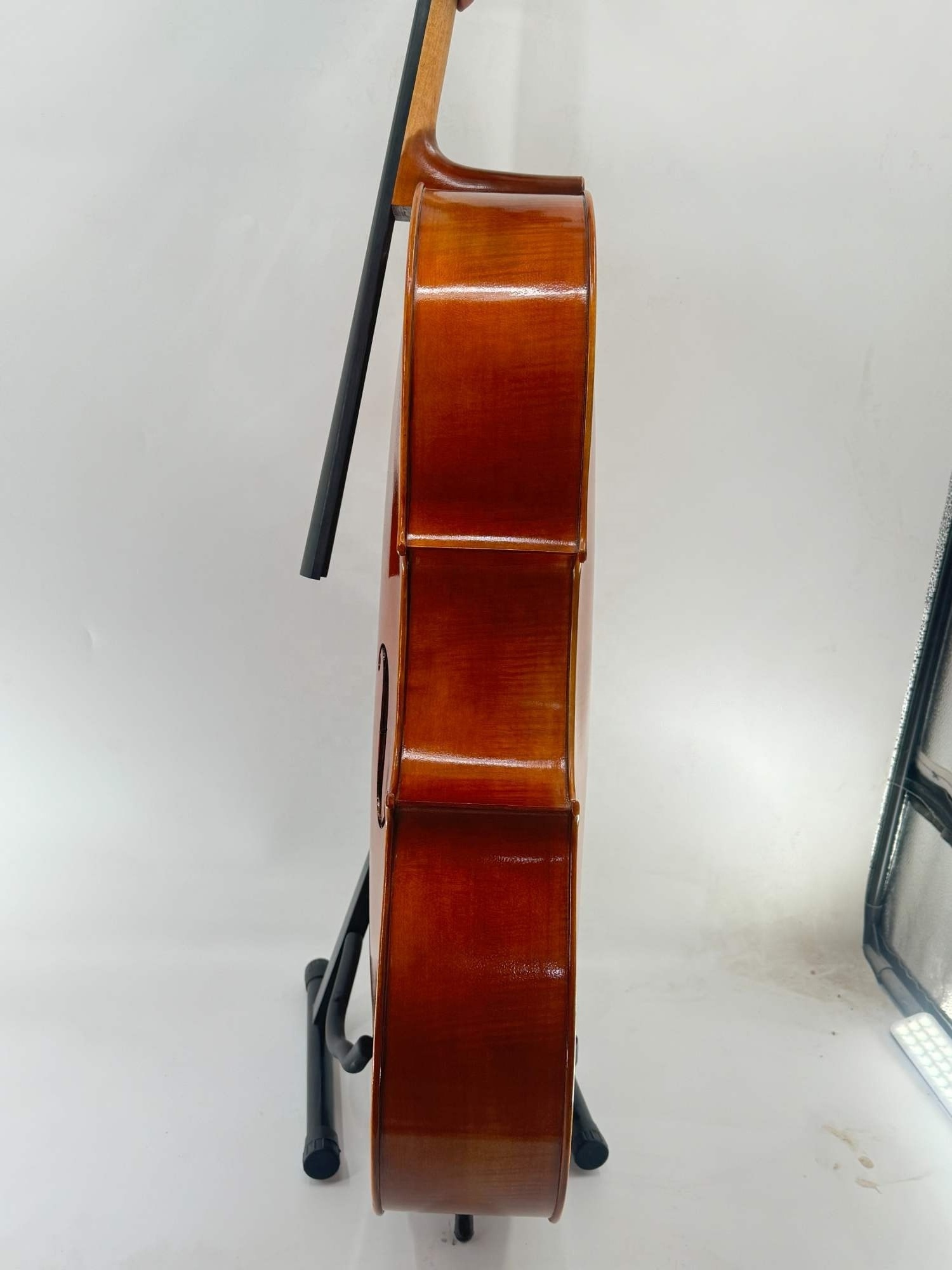 Surpassmusica  Brown cello solid spruce and maple nice sound  good workmanship good quality 4/4  handmade Cello