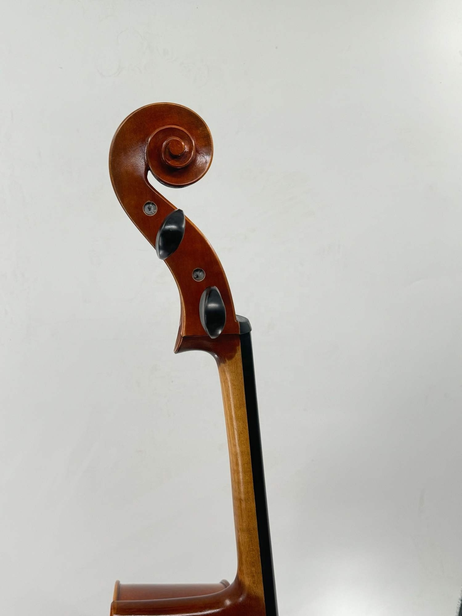 Surpassmusica  Brown cello solid spruce and maple nice sound  good workmanship good quality 4/4  handmade Cello