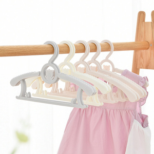 Retractable children's clothes hanger plastic baby clothes hanger drying rack drying rack