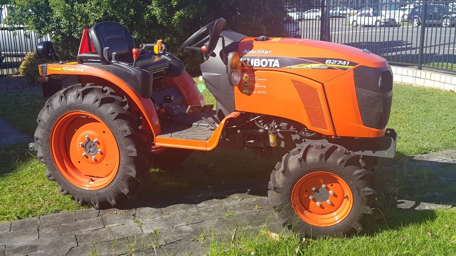 Kubota Agricultural Tractor Exclusive Sale Bulk Supply Market Price 27HP 4WD Tractor  B2741