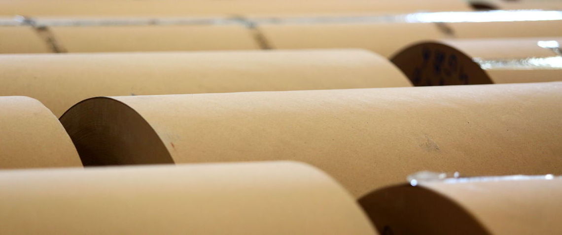 High Quality Smell Free Recycled Kraft Paper Roll for Paper Bags Roll Paper Price Per Tons