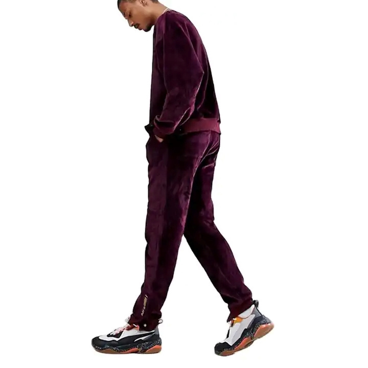 Best Quality Plus Size Slim fit Sweat Suits Maroon Velvet Tracksuit Custom logo bulk Quantity Tracksuit unisex for men.