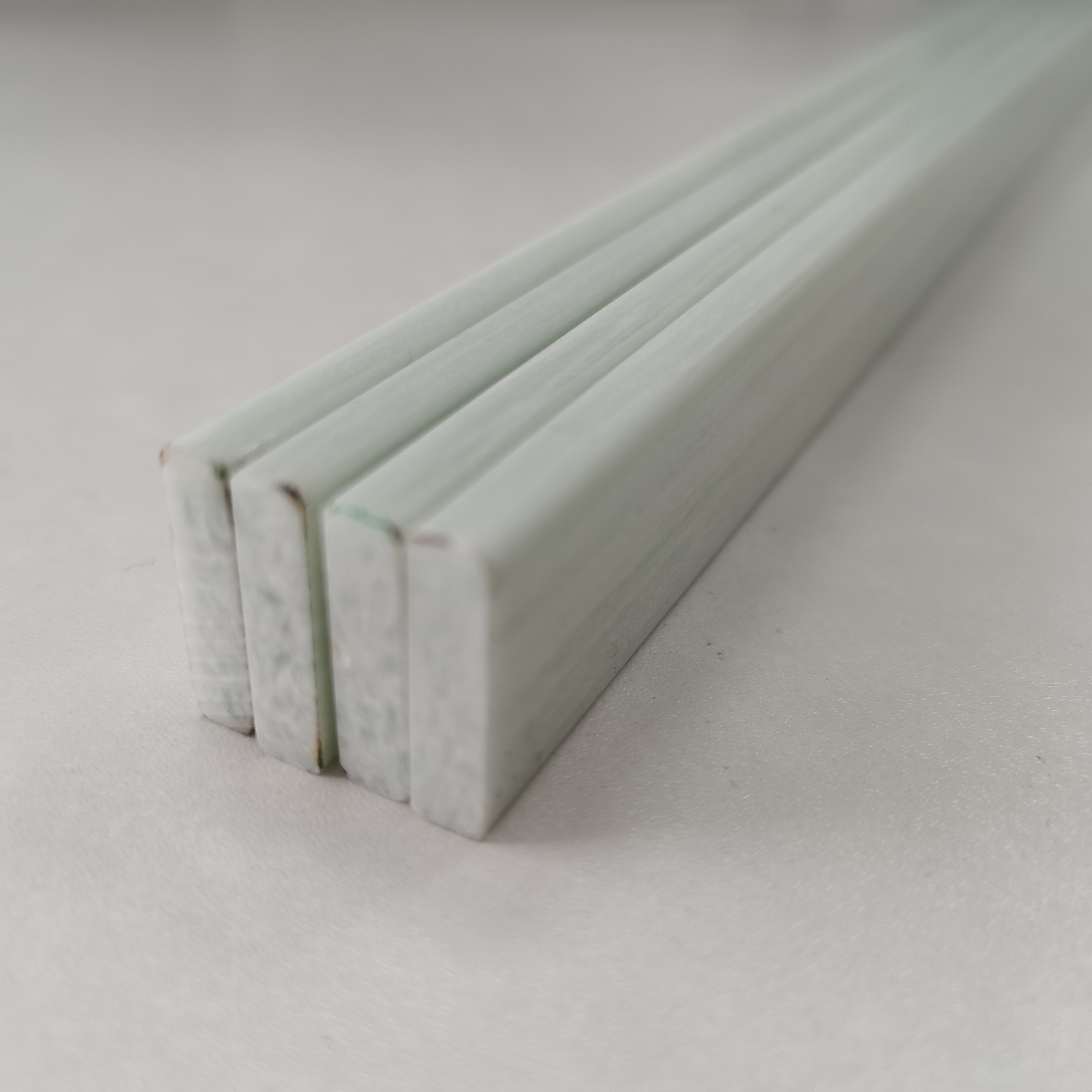 Flexible Insulated Fiberglass Strip Alkali Free Pultruded FRP Flat Bar Fiberglass Batten GRP Epoxy 1 inch Kite Rod for Bow Strip