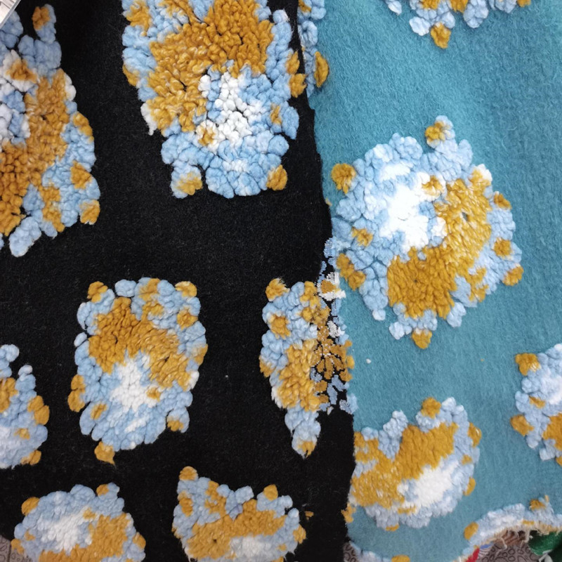 100%Polyester Knitted Three-dimensional Flowers Lamb Wool Jacquard Fabric