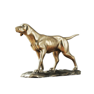 Modern Home Decoration Resin Golden German Shorthaired Pointer Dog Sculpture