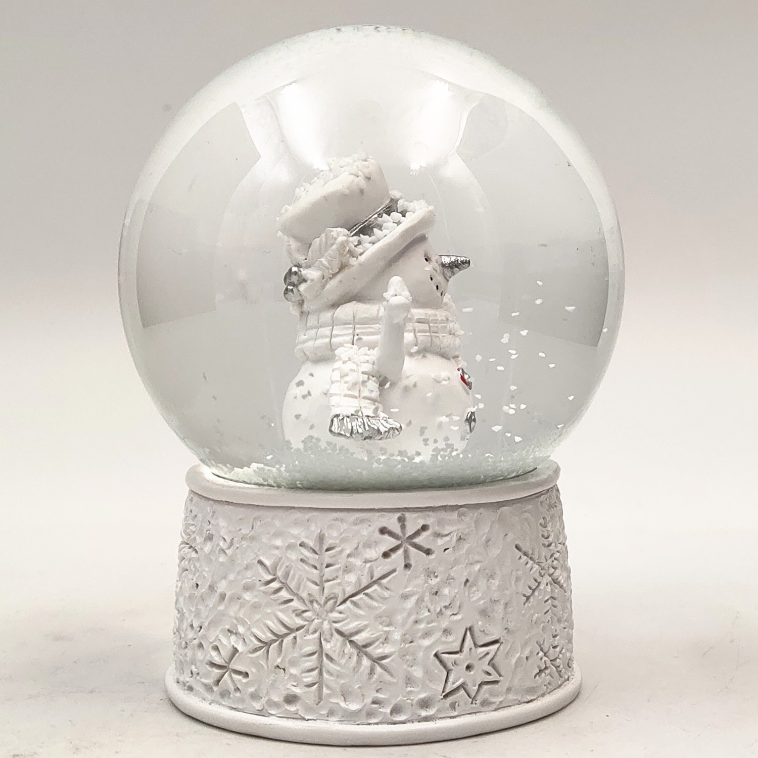 Shunxu Resin Crafts White Custom LED Christmas Water Globe Kawaii Snowman Snow Globe