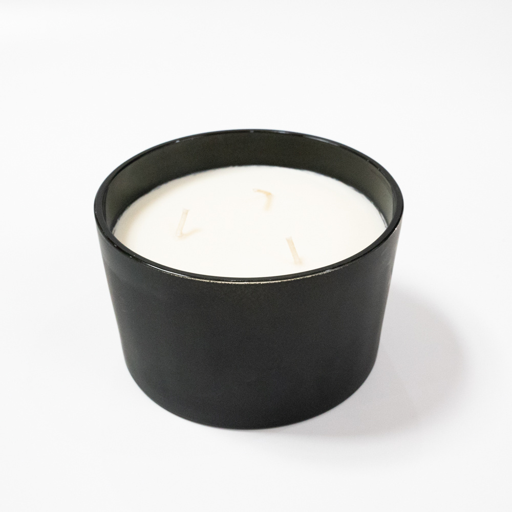 Custom Wholesale Natural Soy Wax Scented Candle in Glass Jar Oem Glass Jar Candles/Candeles with Three Cotton Wicks