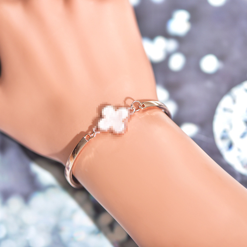 Fashionable Clover Bracelet, European and American New Women's Jewelry, Clover Bracelet