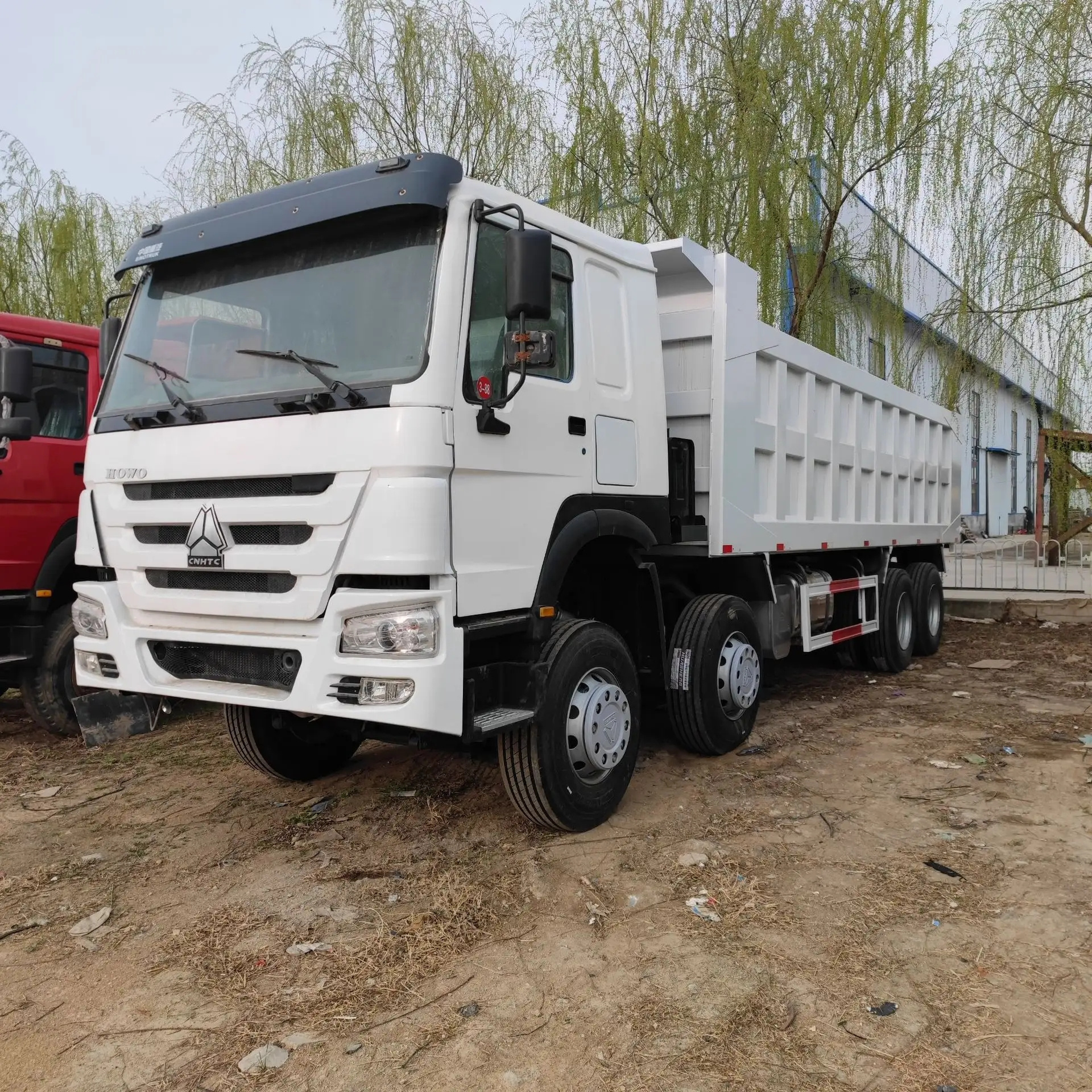 8x4 6x4 Sinotruk Howo Truck Price New Tipper Tipping Dumper Truck Used 375 8x4 12 wheel Dump Trucks