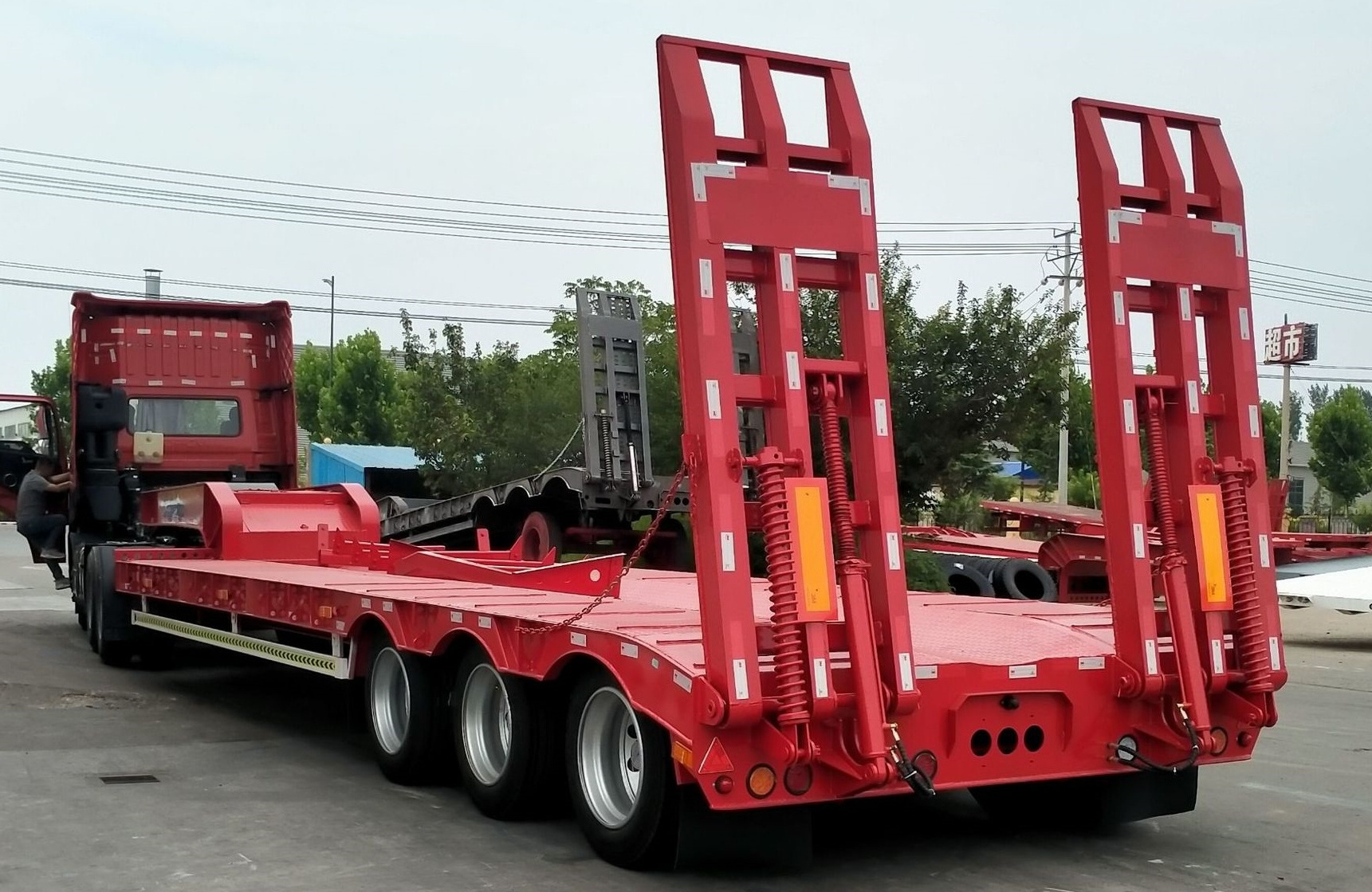 3 Axle Lowbed Lowboy Semi Trailer 40ft Low Bed Trailer Dimensions 60tons Lowbed Trailer