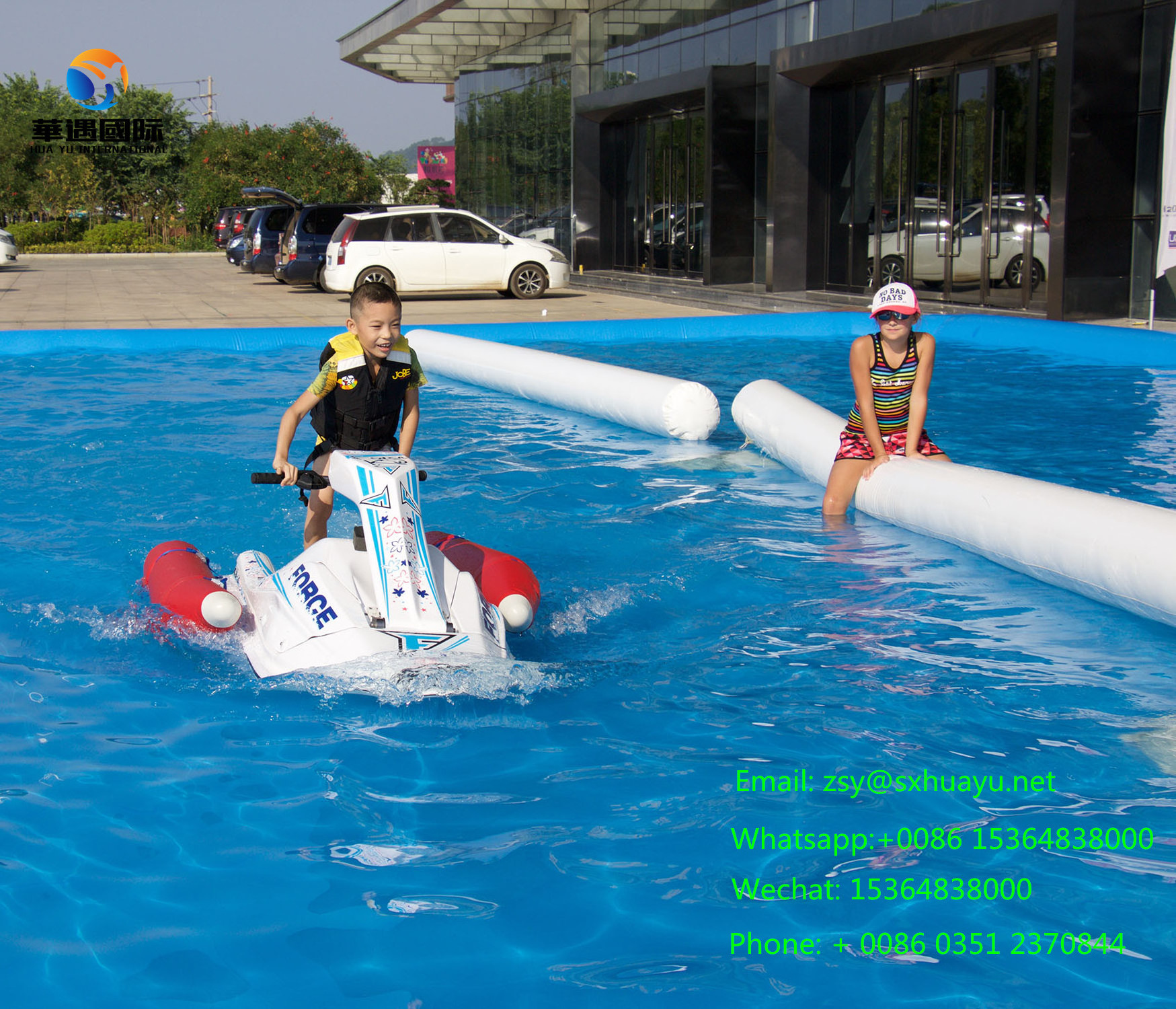 Electric boat, child standing, single, water jet