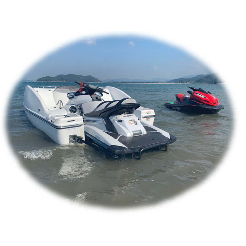 Motorboat soon became a yacht 6-person jet ski Powerboat combination boat