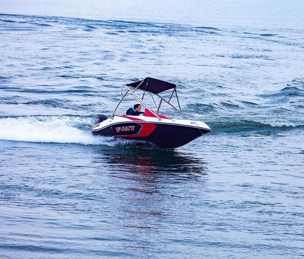 4.8 m 5 passengers Small yachts Water scooters Speed boat sports water jet motor