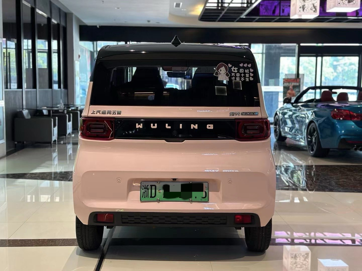 Hot Sell WULING HONGGUANG Mini EV 4 Seats Left Hand Drive Second Hand Pink Color 170km Electric Used Car