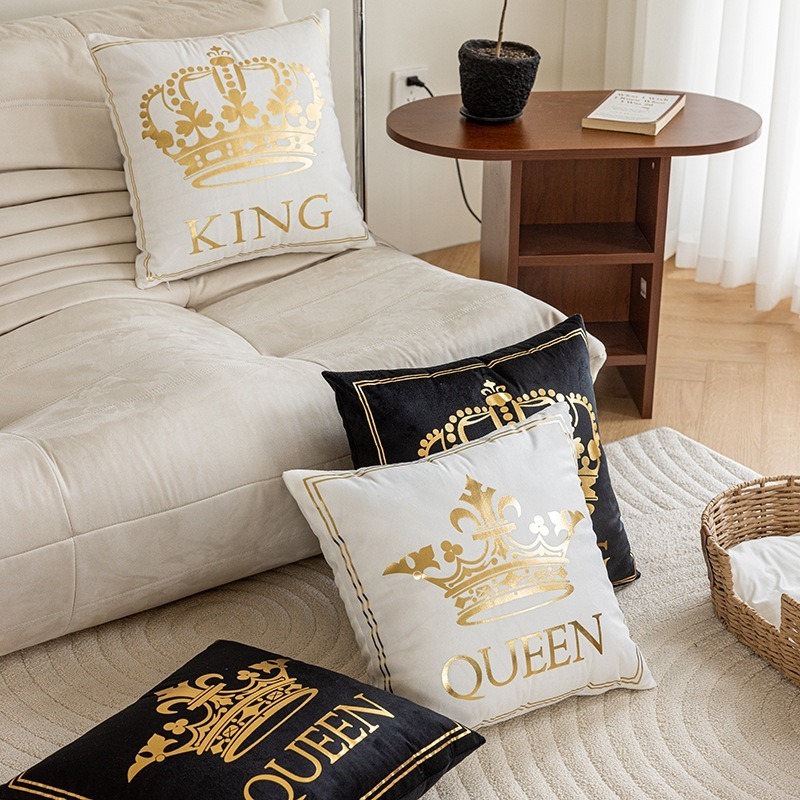 JA Wholesale Golden Geometric Cushion Cover Knitted Sofa Embrace Pillow Case with Gold Foil Velvet for Home or Hotel Use