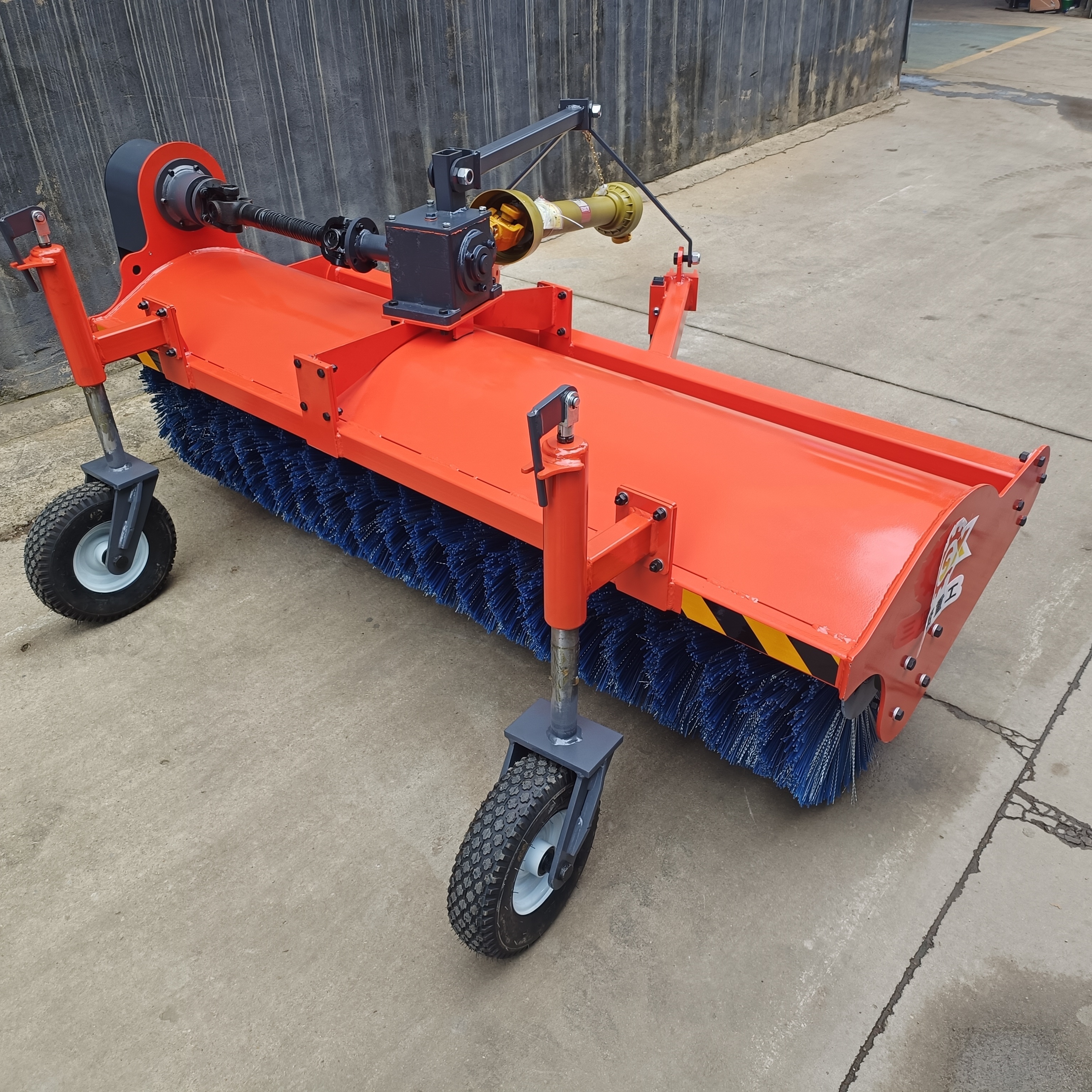 Snow sweeper Tractor use mounted sweeping machine/Road sweeper tractor snow blower