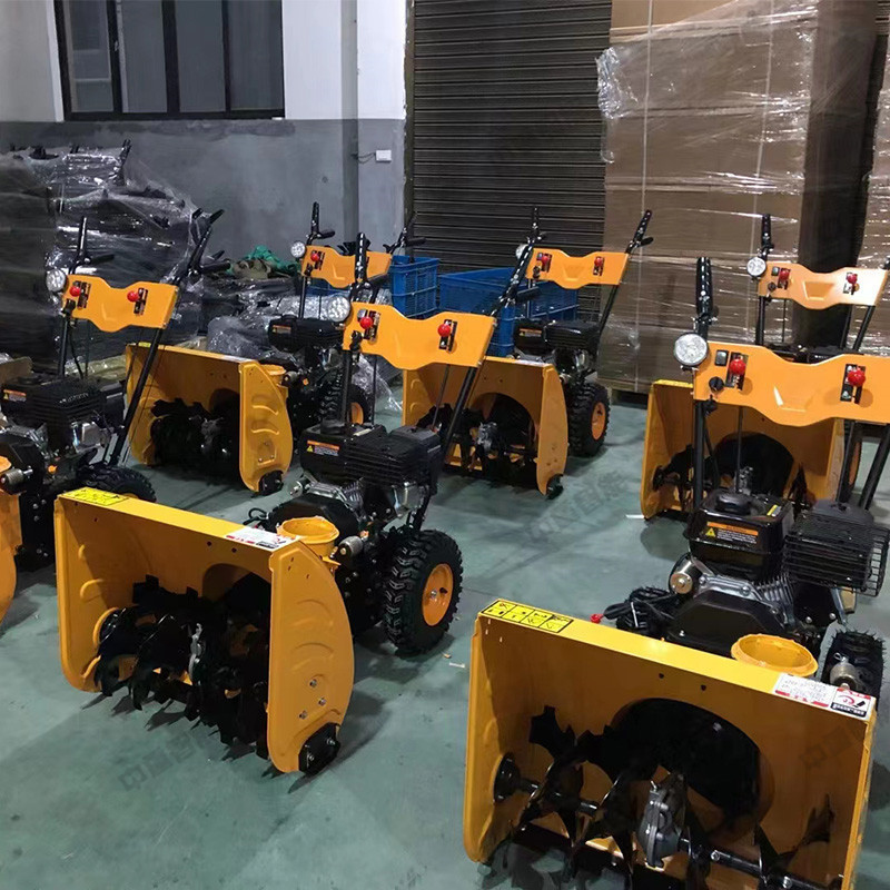 13hp snow blower/roller snow blower gasoline equipped with high-power engine/Snow removal machine