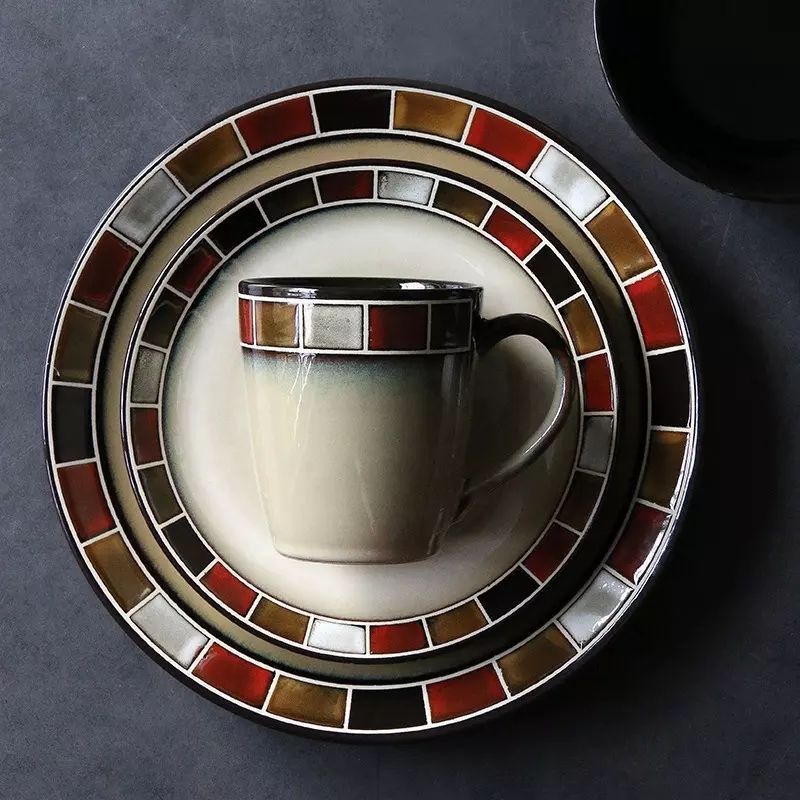 Red Edge Tableware Wholesale Round Dinner Plates Ceramic Porcelain Dinner Set For Pakistan